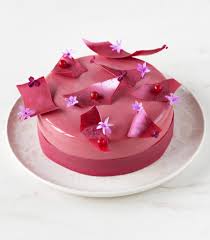 Redcurrant Almond And Caramelized Milk Chocolate Mousse Cake In Love With Cake Ricetta Torta Mousse Mousse Al Cioccolato Cioccolato Al Latte