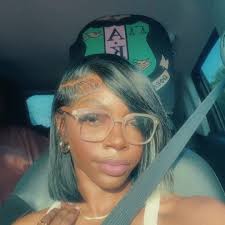 Sarah 💕 (@petite.dollbaby)