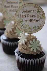 Hari raya aidilfitri is a joyous celebration that involves happy feasting in homes everywhere where family members greet one another with selamat hari raya. 20 Hari Raya Gift Hampers Ideas Gift Hampers Hamper Gifts