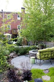 Cozy Townhouse Garden Retreat In Alexandria Va Small Backyards Can Be Beautiful And Packed With Patio Garden Design Townhouse Garden Courtyard Gardens Design