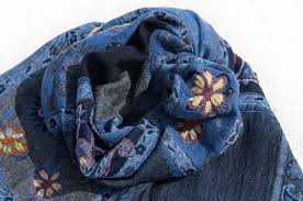 水煮羊毛披肩 針織圍巾 刺繡圍巾 羊絨披巾 喀什米爾cashmere 花 omhandmade 圍巾 披肩 pinkoi