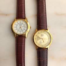 Q Q Vintage Orijinal Sifir Ve Calisir Durumda Sagdaki Satildi Vintage Vintagesaat Vintagewatch Saat Saa Retro Watches Vintage Watches Fashion Watches