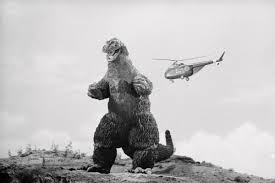 В духе «годзилла против конга». Godzilla Official On Twitter Happy Birthday To The Classic 1962 Film King Kong Vs Godzilla The Movie Remains The Most Attended Toho Film Ever Did You Know That The Original Script Featured King
