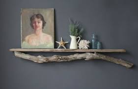 Que ce soit une étagère murale, un volet de fenêtre ancien ou bien un panneau en bois flotté cool et moderne, la déco murale bois vous garantit une ambiance agréable. Comment Faire Decoration En Bois Flotte Archzine Fr