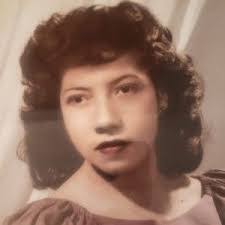 Estella Flores's Instagram, Twitter & Facebook