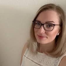 Jennifer Brede's Instagram, Twitter & Facebook