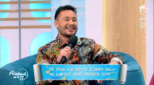 We would like to show you a description here but the site won't allow us. Hair Trends 2019 Cu Adrian Perjovschi Si Valentin Alexandroae La Prietenii De La 11 Jovsky Studio