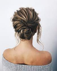 Whether A Classic Chignon Textured Updo Or A Chic Wedding Updo With A Beautiful Details These Wedding Updos A Jolie Coiffure Coiffures Chics Style De Cheveux