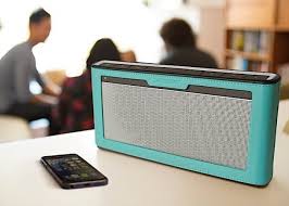 Bose Soundlink Iii The Latest Bose Soundlink Iii Offers Up To 14 Hours Of Continual Music Playba Bluetooth Speaker Cool Bluetooth Speakers Bluetooth Speakers
