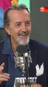 Giovanni Gastel e il ritratto a Michael Stipe: l'aneddoto a Deejay Chiama  Italia