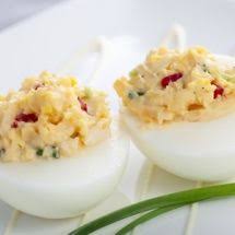Oeufs Mimosas Aux Crevettes Sur Recettes Net Une Petite Recette Originale Et Pleine De Saveurs Pour Accompagn œufs Farcis Alimentation Recettes A Base D Oeufs