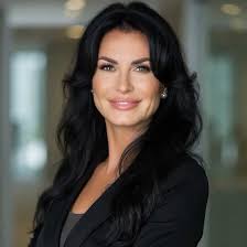 Permanent Make-up: natürlich betonte Lippen, Lider & Brauen