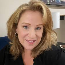 What colors should I choose for my octopus thigh tattoo?