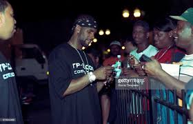 Kelly 2000 and get the best deals at the lowest prices on ebay! American Singer Songwriter R Kelly Signs Autographs For Fans On The Songwriting American Singers Singer Songwriter