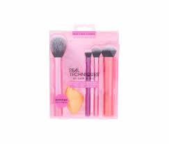 Maybe you would like to learn more about one of these? 13 Best Makeup Brushes For Beginners 2021