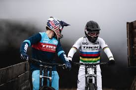 Edward osborne wilson (born june 10, 1929), usually cited as e. Video Reece Wilson Und Kade Edwards Trainieren Fur Den World Cup Gravity Mtb Magazine