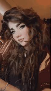 Un Outfit Sencillo Lala Jimenez Sticker