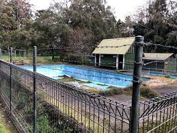 abandoned swimming pool in gisborne new zealand 2048x1536 oc gisborne new zealand new zealand abandoned places