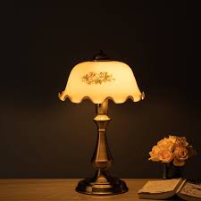 Grace Fenton Lamp W Scalloped Glass Shade Fenton Lamps Lamp Fenton