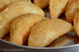 Sweet somas or karanji is a most famous during vinayakar chaturthi and diwali festival among all indian families. Sweet Somas Recipe How To Make Sweet Somas Kajjikayalu Recipe Spiceindiaonline