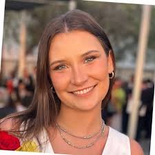 Querida red, tras 4 largos años hoy recibí mi titulación como Licenciado…