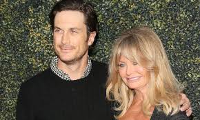 Nearly 50 years ago, goldie hawn captured film and tv fans' hearts with her wide eyes, goofy jokes, and glossy blonde hair — and believe it or now, she's turning 70 this year (november 21)! Goldie Hawn Reacts In Shock To Son Oliver Hudson Crying In New Video About His Family Hello