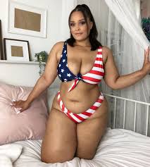 Natalie Elizabeth Wade - Free pics, galleries & more at Babepedia