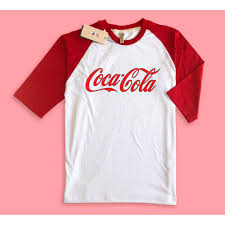 Desain baju kini semakin banyak, mulai dari bahan, model, desain motif / gambar hingga warna. Coca Cola Coke Logo Tshirt Raglan Shirt Kaos Raglan Baju Desain Coca Cola Logo Coke Shopee Malaysia