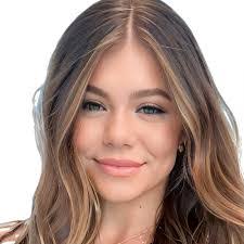 Samantha Paulsen's Instagram, Twitter & Facebook