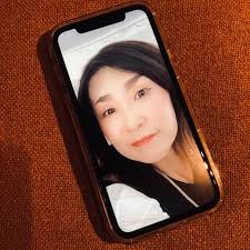 小中学校の入学式、卒業式を平日に行うと、働くお父さんたちが出席できません。男女共同育児参加というのなら、入学式、卒業式は土日に行ってほしいです。