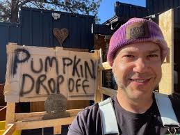 HAPPY HALLOWEEN!! Come drop off your old halloween pumpkins at Pottery  House to help Harmony Farm Sanctuary feed their rescue animals. Believe it  or not, they LOVE to eat gourds