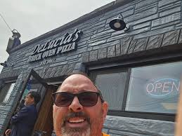 Went to Delucia's, in Raritan NJ, today I like it and had a great crunchy  crust and "undercarriage". Would've liked more sauce and cheese but I like  extra. Dave I guess gave
