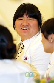 홍희수 작가님 원작 <아빠, 나 이 결혼 안 할래요!>웹툰 그림작가 roal이라고 합니다. í¬í†  ìž¥ë¯¸ëž€ ê¸ˆë¹› í•´ë§'ì€ ë¯¸ì†Œ