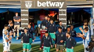 L'ora legale è la convenzione di avanzare di un'ora le lancette degli orologi durante il periodo estivo, in modo da aumentare la luce solare nel tardo pomeriggio a scapito del primo mattino. S A Incheiat Campionatul In Spania Stim Echipele Care S Au Calificat In Cupele Europene Si Echipele Care Au Retrogradat Mobile