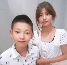 가요계에서 최초로 성악을 접목시킨 사람은 1940년대부터 1950년대까지 활동했던 현인이 시초라고 할 수 있다. ë°•ì—°ìˆ˜ ì†¡ì¢…êµ­ ì´í˜¼ ì‚¬ìœ  ì†¡ì¢…êµ­ ì—¬ì„±íŽ¸ë ¥ ë©œë¡ í•˜ìš°ìŠ¤
