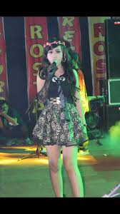 Sebagai anak band, happy pun kerap mengikuti festival maupun acara lainnya, ia sudah banyak kali dan terbiasa tampil dar. Biodata Heppy Asmara Dikery