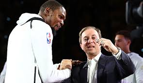 What do you want to see from the kd & 2k collaboration? Nba Warriors Besitzer Abgang Von Kevin Durant Gar Nicht So Schlecht
