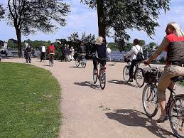 Hamburg Alster Tour Bei Dieser Stadtrundfahrt Geht Es Uber Dammtor Nach Poseldorf Rotherbaum Vorbei An Konsulaten Residenz Fahrradtour Radtouren Hamburg