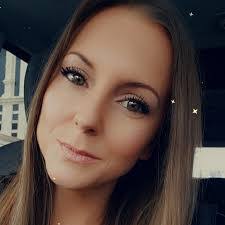 Anne Wolfenbarger's Instagram, Twitter & Facebook