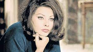 This performance received international acclaim and was honored with an academy award for best actress. Sophia Loren Feiert 75 Geburtstag Ab Und Zu Ein Bad In Olivenol Kino