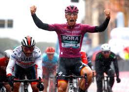 Home grand tours giro d'italia. Gesamtwertung Bleibt Unverandert Pascal Ackermann Sprintet Beim Giro D Italia Ins Lila Trikot Sport Tagesspiegel