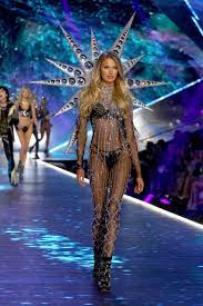 Victoria secret's angels are amazingly beautiful honeys that have the honour of showing off the world's number one lingerie wear. Every Look From The Victoria S Secret Fashion Show Victoria Secret Fashion Show Victoria Secret Outfits Victoria Secret Fashion Show 2018