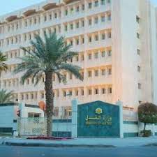 دبلومات جامعة طيبة 1443 ونسبة القبول فيها، فهناك كثير من الطلاب والطالبات الراغبين بالتسجيل في جامعة طيبة في تخصصات الدبلومات التي تقدمها لجميع خريجي الثانوية العامة، لهذا سوف نقدم معلومات تفصيلية حول أهم التخصصات. Ø¬Ø§Ù…Ø¹Ø© Ø·ÙŠØ¨Ø© ÙØ±Ø¹ Ø§Ù„Ø¹Ù„Ø§ ØªØ­ØªÙÙ„ Ø¨Ø§Ù„ÙŠÙˆÙ… Ø§Ù„ÙˆØ·Ù†ÙŠ Ø§Ù„Ù€ 88 Ø£Ø¶ÙˆØ§Ø¡ Ø§Ù„ÙˆØ·Ù†