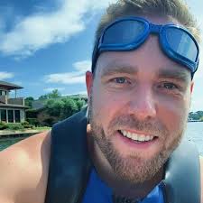 Shawn Ashmore, Michelle Trachtenberg's ex-boyfriend, once warned: "She  drank so much that her liver was damaged, but I didn't expect it to... see  more: https://buff.ly/4keYEPj