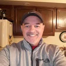 Jerry Saiz's Instagram, Twitter & Facebook