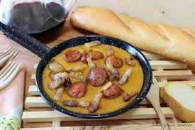 De ingredientes sencillos y carácter humilde, sus recetas más típicas sacan lo mejor de cada ingrediente en platos tan contundentes como sabrosos. Castilla La Mancha Las 13 Mejores Recetas De Cocina De La Gastronomia Manchega