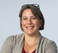 Sarah Breton's Instagram, Twitter & Facebook