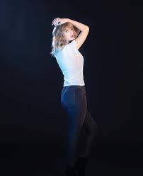 There is an entire sub devoted to taylor swift's butt? Taylor Swift Taylor Swift Hot Taylor Swift Legs Taylor Swift Style