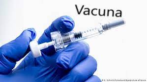 La vacunación se llevará a cabo en etapas de acuerdo a los grupos establecidos y se realizará en forma debés consultar el sitio oficial sobre coronavirus de la provincia de formosa. Coronavirus Las Certezas Y Desafios Ante La Llegada De La Vacuna Coronavirus Dw 24 11 2020