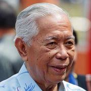 Amin iskandar menyiarkan gambar datuk yeop adlan che rose menjadi tukang poster kempen pilihan untuk yb teo nie ching. About Eusoff Chin Malaysian Judge Biography Facts Career Wiki Life
